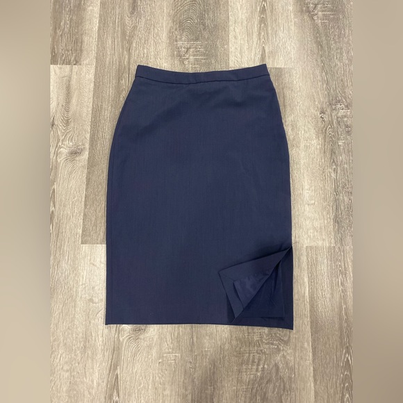 Banana Republic Basic blue pencil skirt below the knee size 2 - Picture 6 of 8